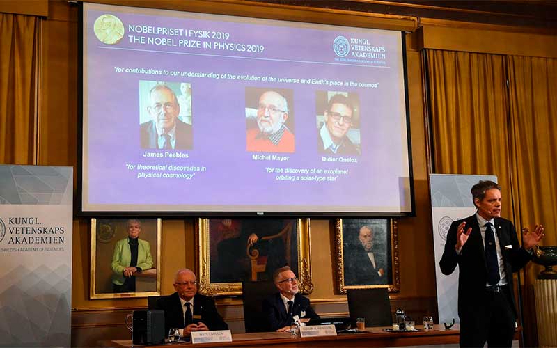 Três cientistas levam o Nobel de Física por estudo sobre a origem do universo