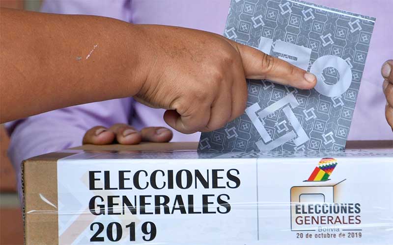Resultado preliminar na Bolívia indica 2º turno entre Morales e Mesa