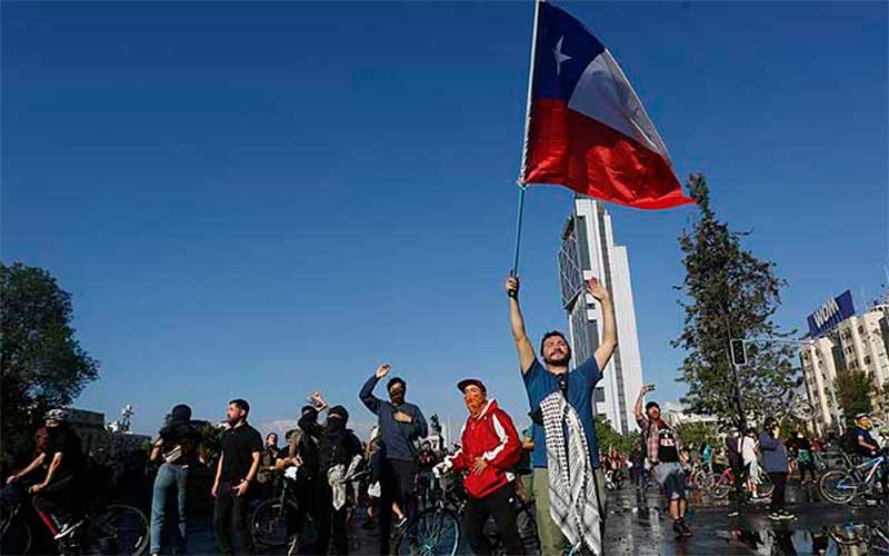 Chile enfrenta maior revolta social das últimas décadas
