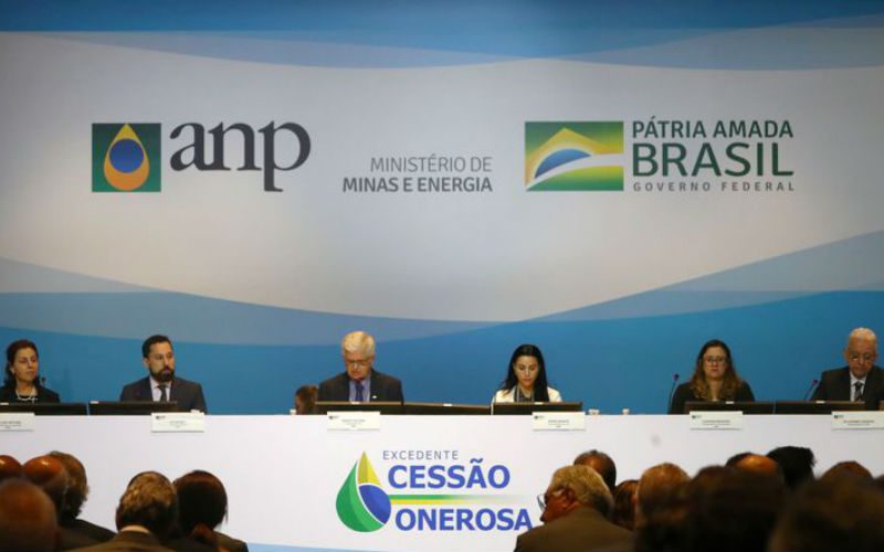 Petrobras e estatais chinesas arrematam maior bloco da cessão onerosa