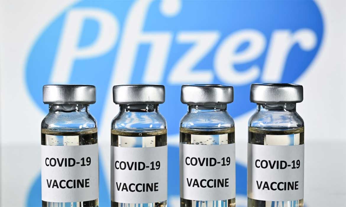 Governo dispensa licitação para compra das vacinas da Janssen e Pfizer