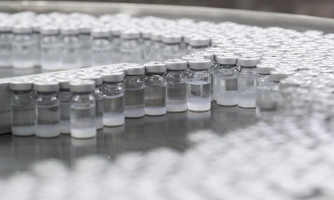 Butantan entrega mais 2 milhões de doses de vacina contra a covid-19