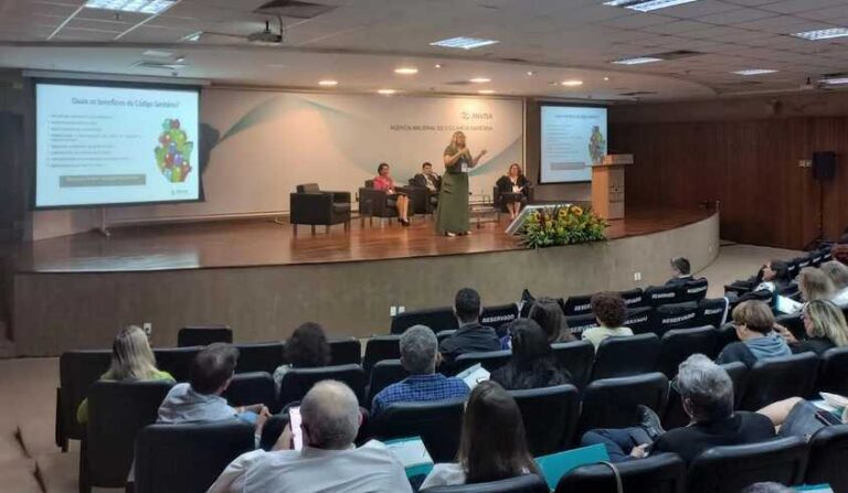 Visa Manaus participa de encontro que discute desafios e avanços da vigilância sanitária no país