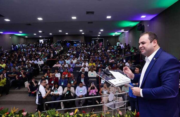Presidente da Aleam, Roberto Cidade, destaca papel do Feclam na valorização da atividade legislativa no interior do Amazonas