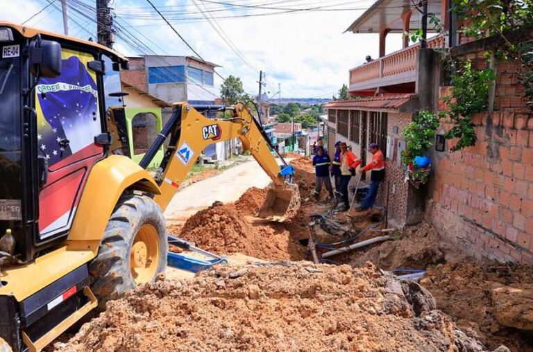 Prefeitura de Manaus implanta 50 metros de drenagem profunda em trecho do bairro Tancredo Neves