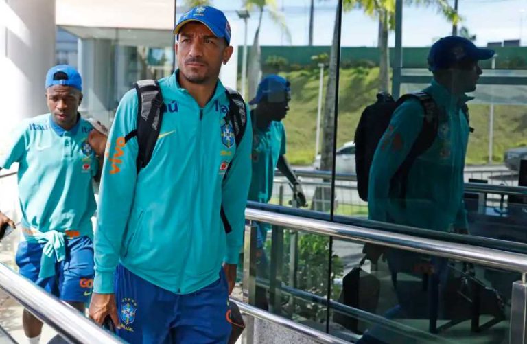 Seleção Brasileira chega a Salvador para enfrentar Uruguai