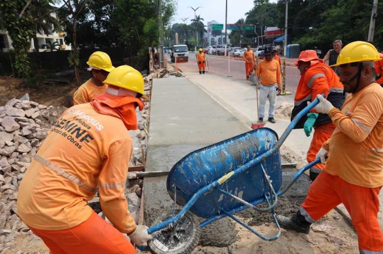 Reconstrução do passeio público avança na Mário Ypiranga